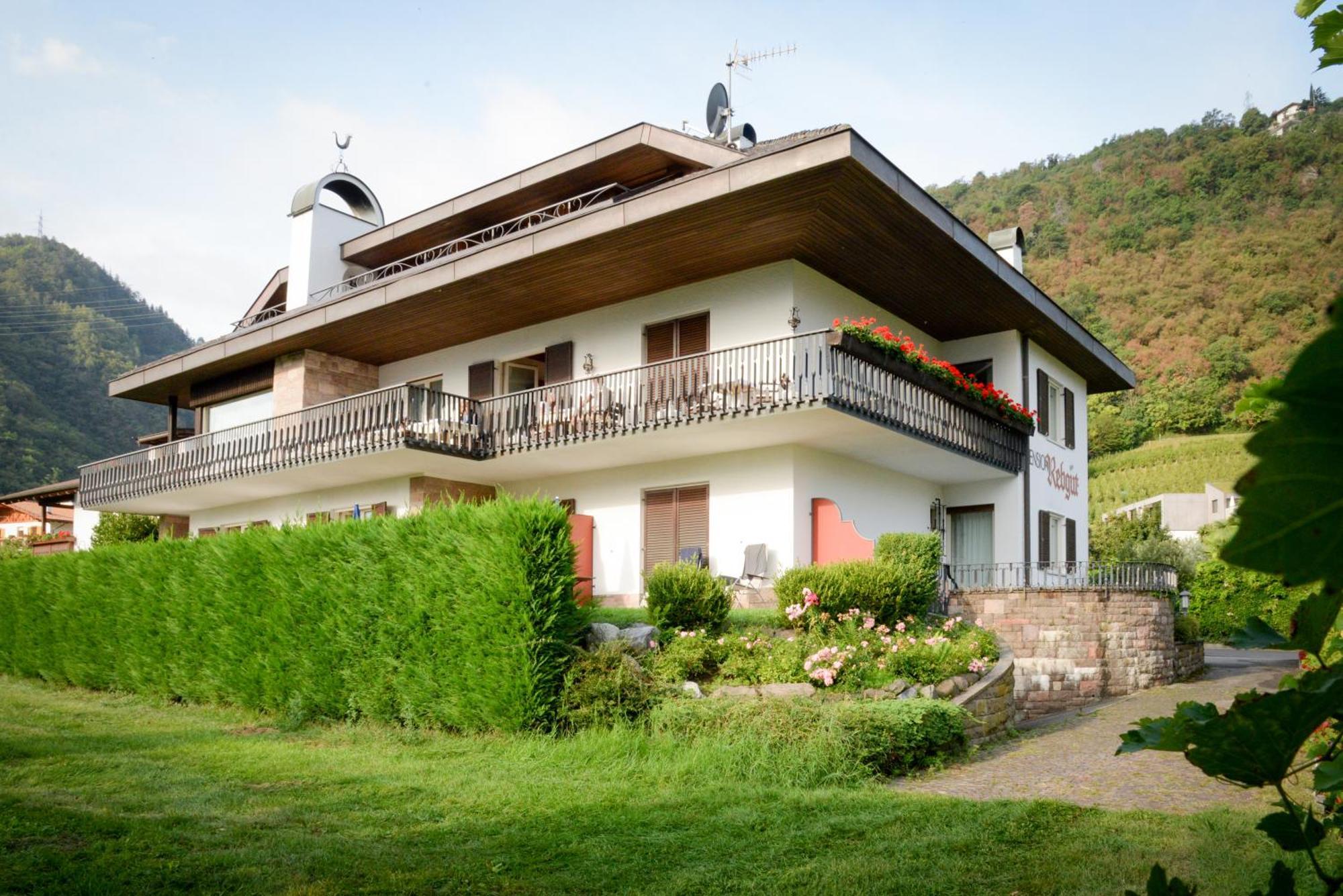 Pension Rebgut Bed & Breakfast Lana Exterior photo
